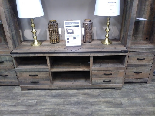 Furniture Store «Ashley Furniture HomeStore», reviews and photos, 651 Interstate 35 Business Loop, New Braunfels, TX 78130, USA