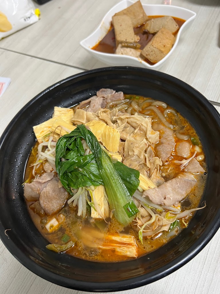 川味麻辣燙滷味（牛肉麵） 的照片
