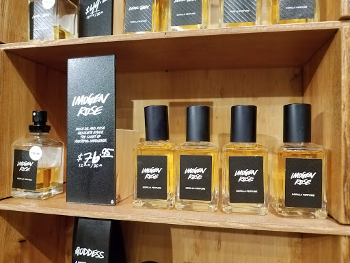 Cosmetics Store «Lush», reviews and photos, 112 E Broadway, Bloomington, MN 55425, USA