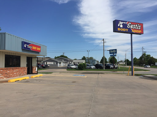 Auto Glass Shop «Eustis Body Shop», reviews and photos, 720 Central Ave, Kearney, NE 68847, USA