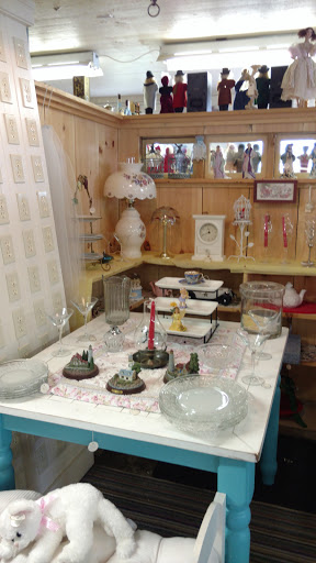 Flea Market «The Douglas Flea Market», reviews and photos, 436 NE Main St, Douglas, MA 01516, USA