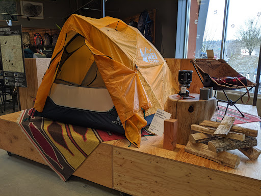 Camping Store «REI», reviews and photos, 240 Andover Park W, Tukwila, WA 98188, USA