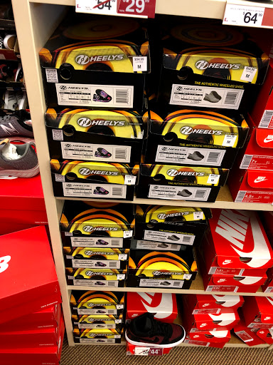 Shoe Store «Famous Footwear», reviews and photos, 519 SW Pine Island Rd, Cape Coral, FL 33991, USA