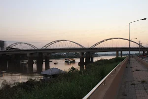 Dechatiwong Bridge image