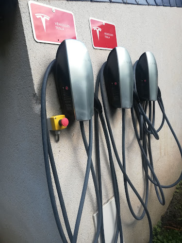 Borne de recharge de véhicules électriques Tesla Destination Charger Kervignac