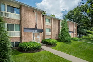 Londonderry Apartments image