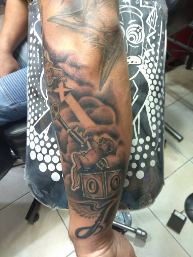 Tattoo Shop «Inklightened Tattoo & Piercing», reviews and photos, 416 Rahway Ave, Elizabeth, NJ 07202, USA