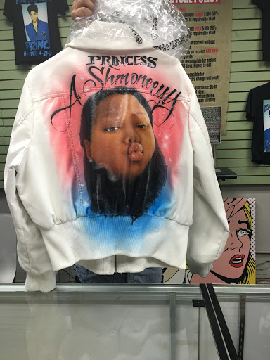 Airbrushing Service «Midwest Ink Airbrushing & Custom T-shirt Screen Print Shop», reviews and photos, 4733 S Ashland Ave, Chicago, IL 60609, USA