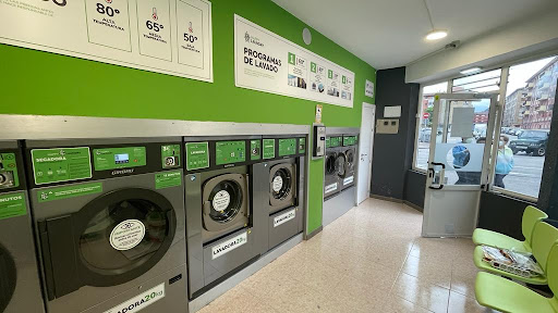 HAPPYLAUNDRY MIERES 2 en Mieres del Camino, Oviedo