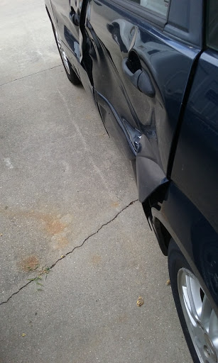 Auto Body Shop «M & G Body Shop», reviews and photos, 12018 Hamilton Ave, Cincinnati, OH 45231, USA