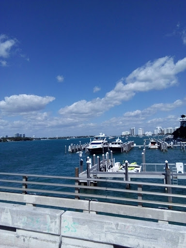 Shopping Mall «Fifth and Alton», reviews and photos, 1100 6th St, Miami Beach, FL 33139, USA