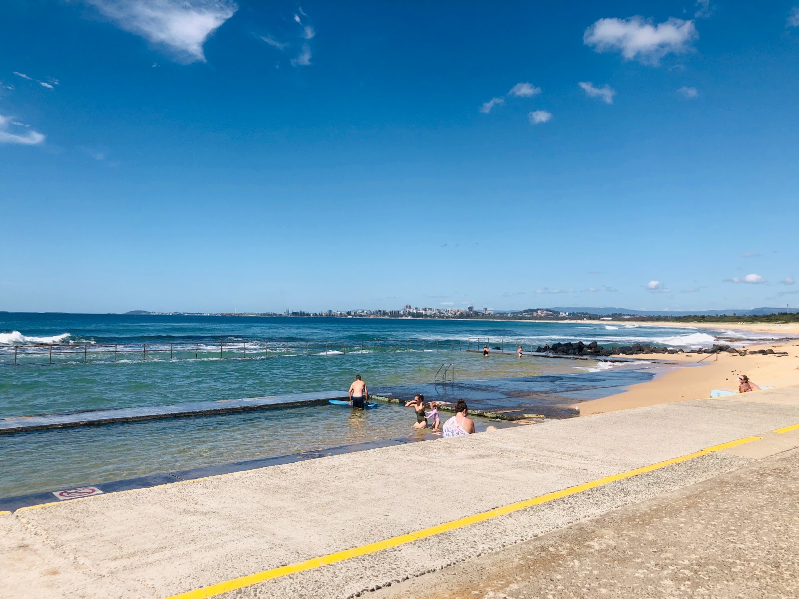 Towradgi Beach'in fotoğrafı düz ve uzun ile birlikte