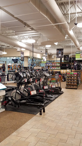 Sporting Goods Store «SCHEELS», reviews and photos, 17202 Davenport St, Omaha, NE 68118, USA