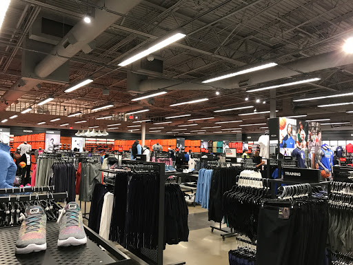 Sporting Goods Store «Nike Factory Store», reviews and photos, 3000 Grapevine Mills Pkwy #611, Grapevine, TX 76051, USA