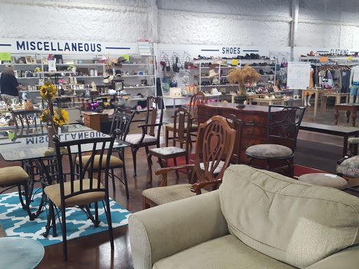 Thrift Store «Bridge House Thrift Store», reviews and photos, 4243 Earhart Blvd, New Orleans, LA 70130, USA