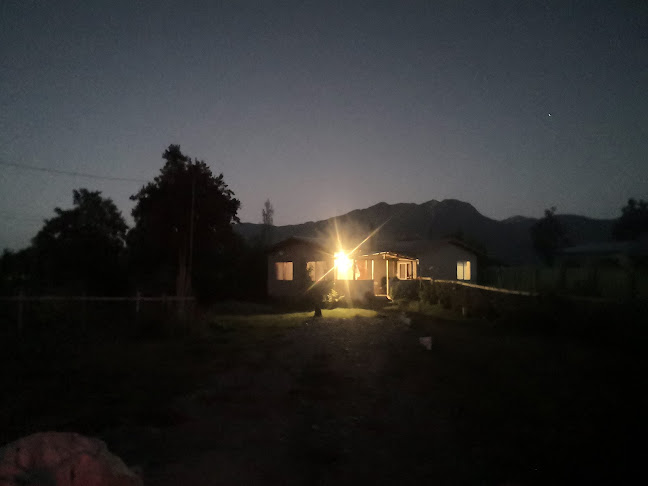 La Frontera hospedaje y camping - Cochamó