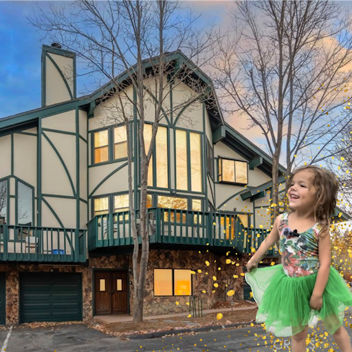 Rachael Smith COMPASS - Real Estate Agent- Big Bear Lake, CA image