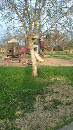 Park «Larchmont Community Park», reviews and photos, 2449 Stansberry Way, Sacramento, CA 95826, USA