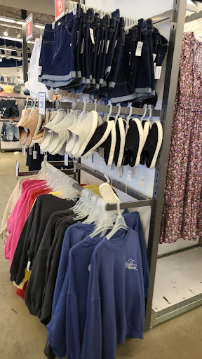 Clothing Store «Old Navy», reviews and photos, 90 Pleasant Valley St, Methuen, MA 01844, USA