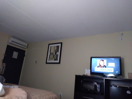 Hotel «Quality Inn & Suites West Waterpark», reviews and photos, 317 N Cedar Bluff Rd, Knoxville, TN 37923, USA