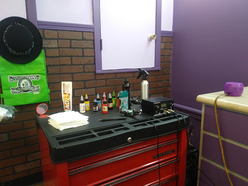 Tattoo Shop «Trendsetters Tattoo», reviews and photos, 6956 Jewella Ave, Shreveport, LA 71108, USA