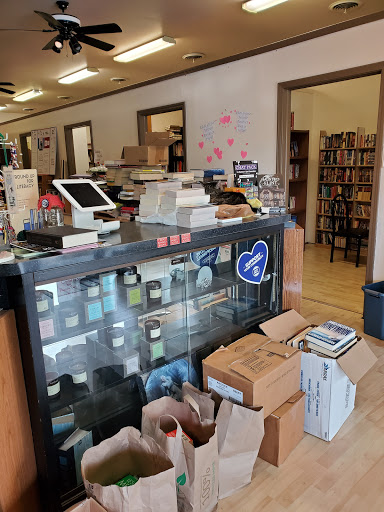 Used Book Store «R & B Used Books», reviews and photos, 12830 Saginaw Rd # F, Grand Blanc, MI 48439, USA