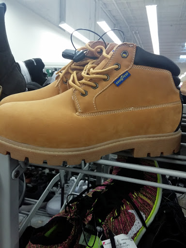 Clothing Store «Burlington Coat Factory», reviews and photos, 290 Turnpike Rd #10, Westborough, MA 01581, USA