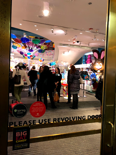 Shopping Mall «The Shops at North Bridge», reviews and photos, 520 N Michigan Ave, Chicago, IL 60611, USA