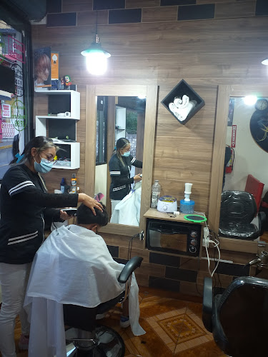 Opiniones de Palug'p di STILE peluqueria,SPA BARBERSHOP en Quito - Barbería