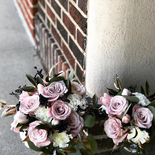 Florist «Kearney Floral Co», reviews and photos, 210 W 21st St, Kearney, NE 68845, USA