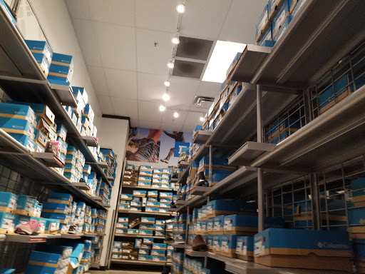 Sportswear Store «Columbia Sportswear Store - Gilroy, CA», reviews and photos, 681 Leavesley Rd d135, Gilroy, CA 95020, USA