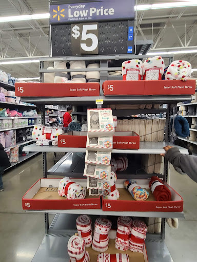 Department Store «Walmart Supercenter», reviews and photos, 10470 Twin Cities Rd, Galt, CA 95632, USA