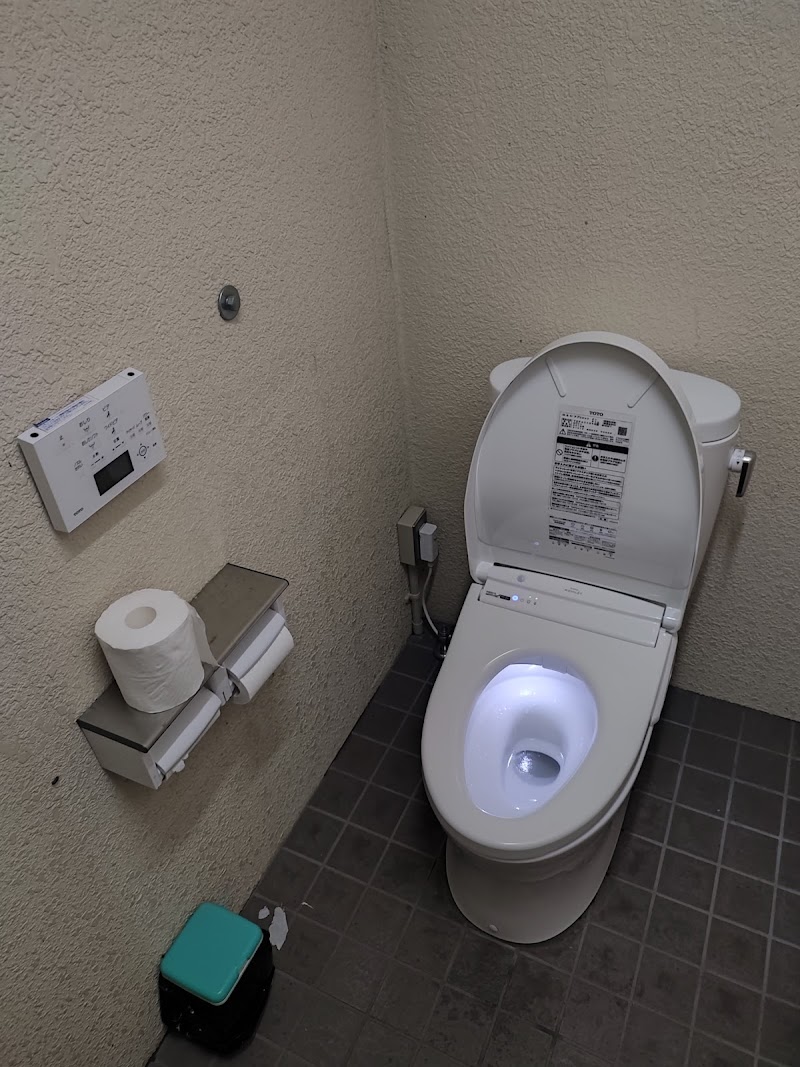 山田海岸 公衆トイレ・多目的トイレ