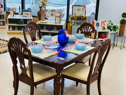 Thrift Store «Restoration Ministries Thrift», reviews and photos, 14950 Dixie Hwy, Harvey, IL 60426, USA