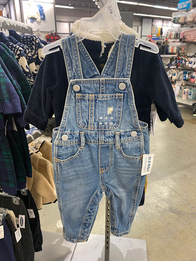 Clothing Store «Old Navy», reviews and photos, 485 River Rd, Edgewater, NJ 07020, USA