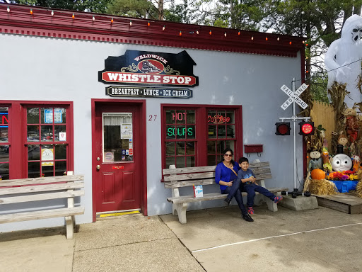 Ice Cream Shop «Waldwick Whistle Shop», reviews and photos, 27 Frederick St, Waldwick, NJ 07463, USA