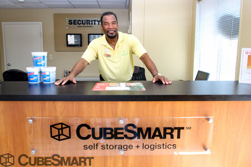 Self-Storage Facility «CubeSmart Self Storage», reviews and photos, 1951 E Linden Ave, Linden, NJ 07036, USA