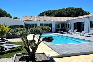 Maison d'Hôtes Le 36 Piscine & Spa - chambre d'hotes - ile de ré image