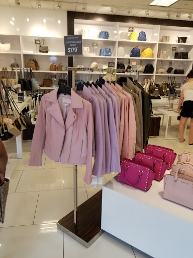 Fashion Accessories Store «Michael Kors», reviews and photos, 3925 Eagan Outlets Pkwy #860, Eagan, MN 55122, USA