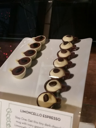 Chocolate Shop «Le Chocoholique», reviews and photos, 601 N High St, Columbus, OH 43215, USA