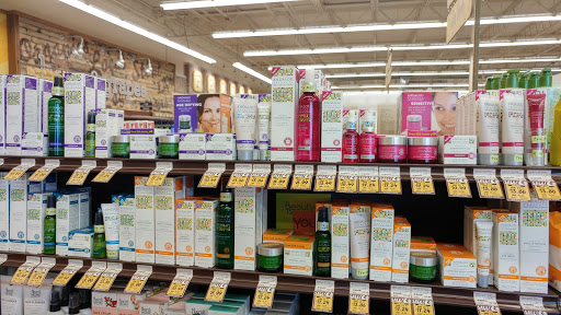 Grocery Store «Fresh Thyme Farmers Market- W. Des Moines», reviews and photos, 2900 University Ave, West Des Moines, IA 50266, USA