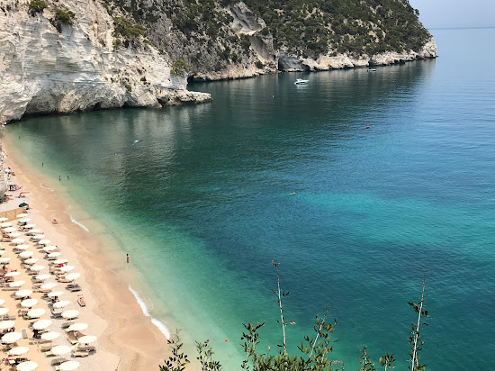 Plage de Faraglioni