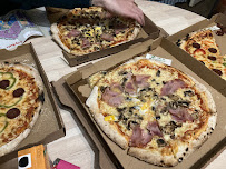 Plats et boissons du Pizzeria MELBAD PIZZA à Montluel - n°3