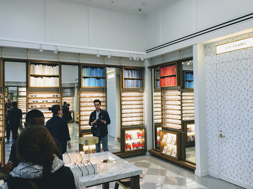 Eye Care Center «Warby Parker», reviews and photos, 1123 N State St, Chicago, IL 60610, USA
