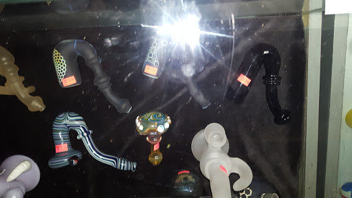 Tobacco Shop «Head Doctors Smoke Shop», reviews and photos, 3508 Madison Ave, Indianapolis, IN 46227, USA