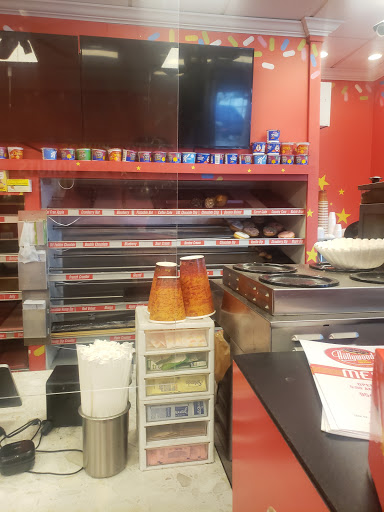 Donut Shop «Dandee Donuts Factory», reviews and photos, 102 N 28th Ave, Hollywood, FL 33020, USA