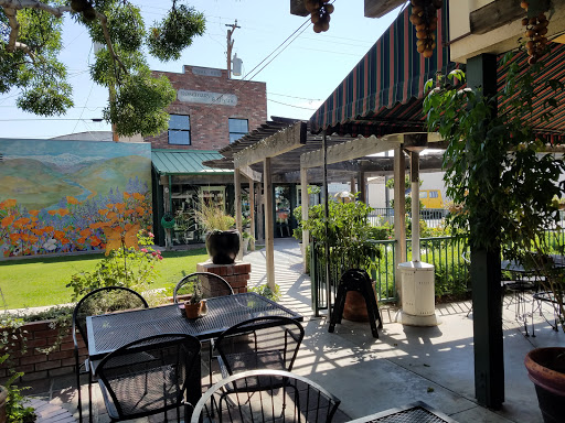 Wildflower Cafe, 121 S E St, Exeter, CA 93221, USA, 