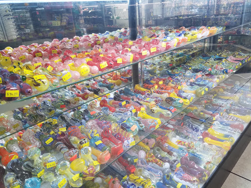 Tobacco Shop «Smokeyz Smoke Shop», reviews and photos, 410 Euclid St #7, Anaheim, CA 92802, USA