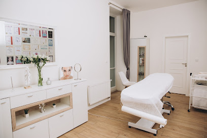 AR Aesthetics - Premium Clinic: Permanent Make-Up/ Microblading/ Cosmetics/ Lash & Brow