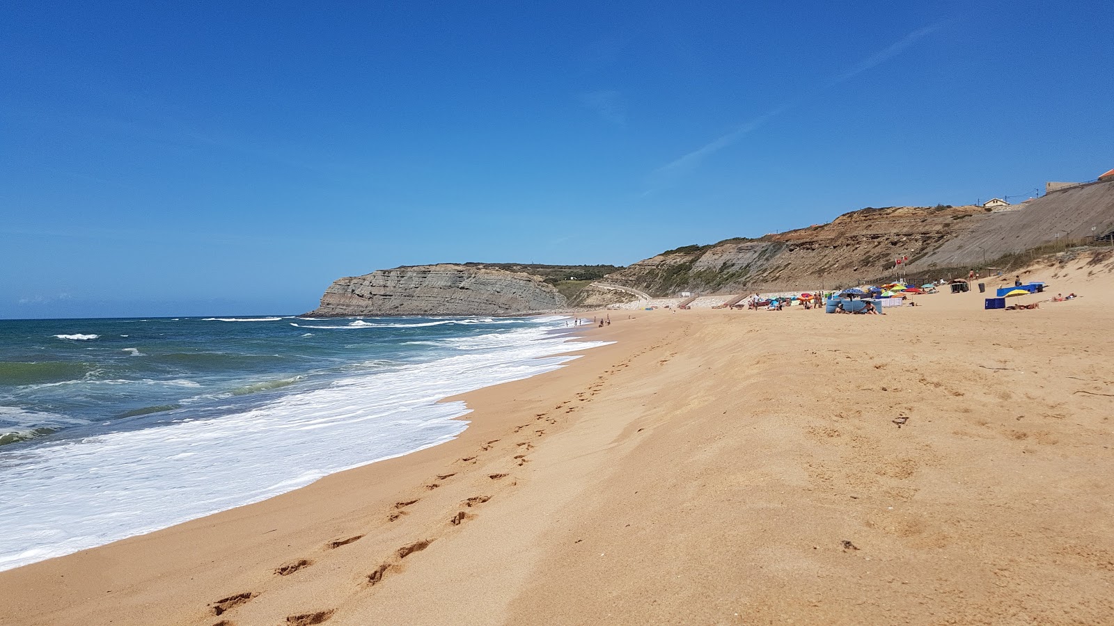 Foto van Praia Azul met helder fijn zand oppervlakte